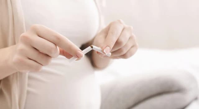 Czy można palić podczas karmienia piersią? Negatywne skutki dla dziecka.